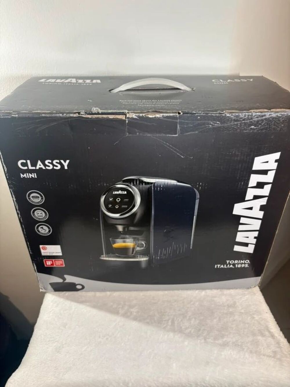 New Lavazza BLUE Classy Mini Single Serve Espresso Coffee Machine LB 300